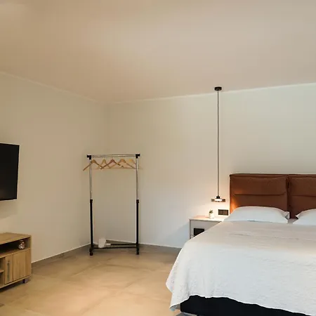Apademia Comfort 45 Sqm Skyros